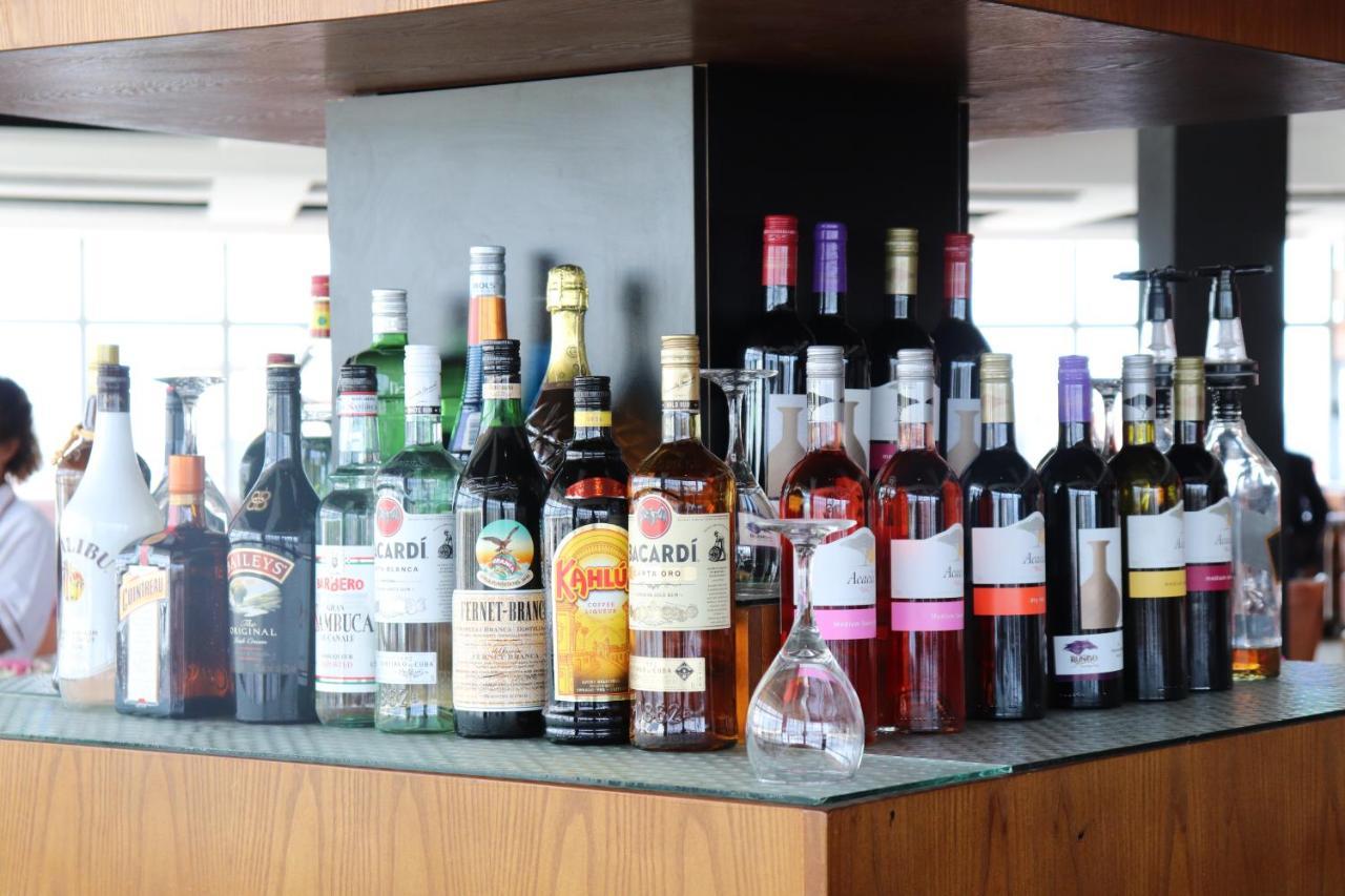 Bruhway Hotel Addis Abeba Buitenkant foto