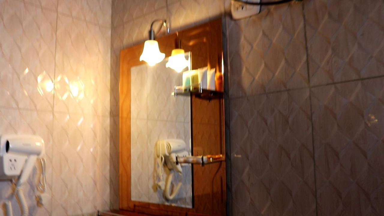 Bruhway Hotel Addis Abeba Buitenkant foto
