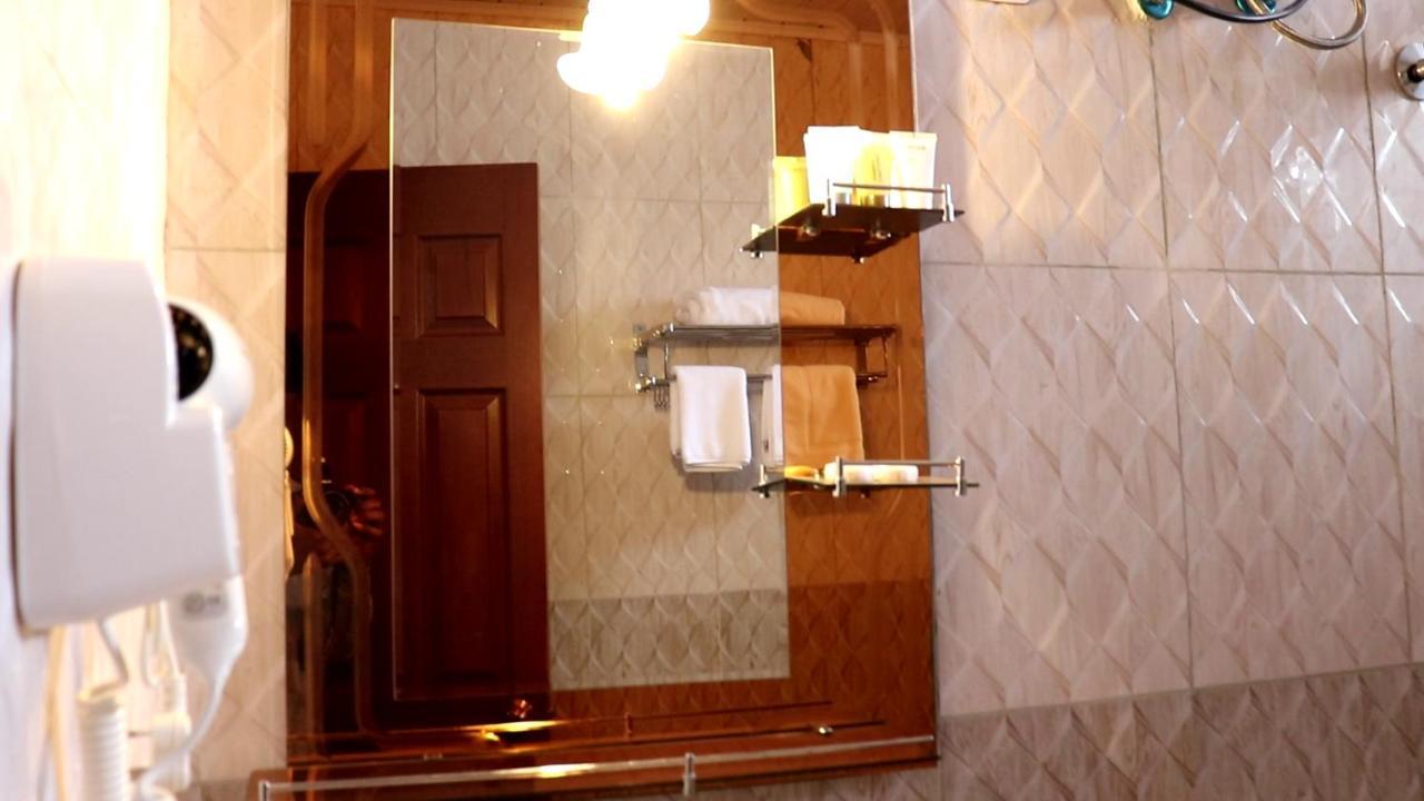 Bruhway Hotel Addis Abeba Buitenkant foto