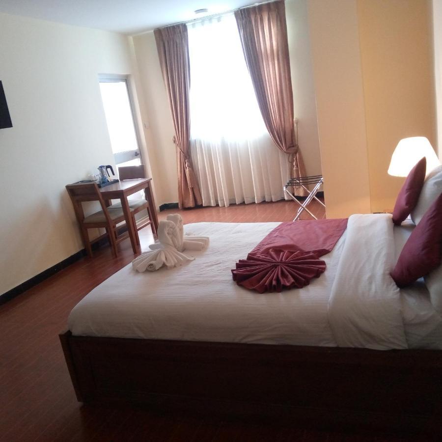 Bruhway Hotel Addis Abeba Buitenkant foto
