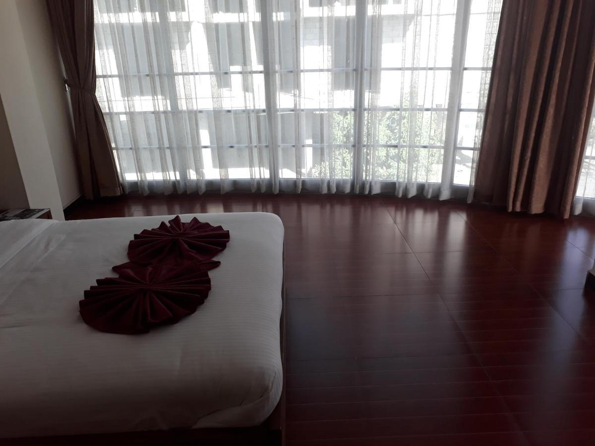 Bruhway Hotel Addis Abeba Buitenkant foto