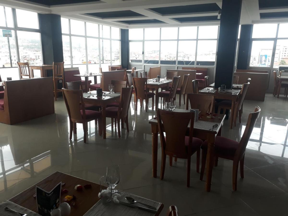 Bruhway Hotel Addis Abeba Buitenkant foto