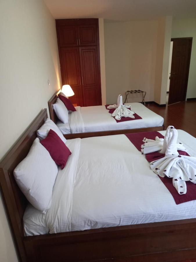 Bruhway Hotel Addis Abeba Buitenkant foto