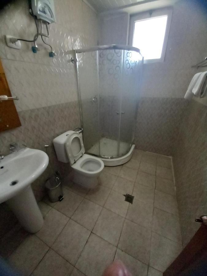Bruhway Hotel Addis Abeba Buitenkant foto